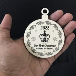 Red Ocean In Memory Queen Elizabeth Ii Plaque Wood Christmas Bauble Tree Decoration Keepsake - thumbnail 5