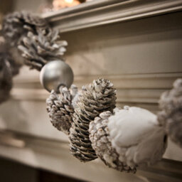 Dibor White Frosted Xmas Table Decoration Christmas Garland 1.2M - thumbnail 4