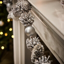 Dibor White Frosted Xmas Table Decoration Christmas Garland 1.2M - thumbnail 3