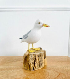 My Square Mile Bird Statue Ornament Wooden Hand Carved Bird Tree Stump British Birds Indoor/outdoor Garden Ornament (Sammie The Seagull) - thumbnail 1