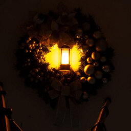 Globrite Christmas Wreath - 40 Cm,silver - With Bows Baubles & Lantern - Front Door Outdoor Christmas Decoration For Home Décor - thumbnail 7