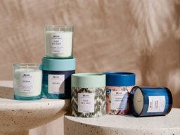 Beliani Set Of 3 Scented Candles Colorful Barrel Soy Wax Fresh Notes Floral Notes - thumbnail 2