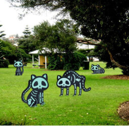 Amorly 4Pcs Halloween Yard Signs, Reflective Black Cat Lawn Stakes, Scary Plastic Outdoor Yard Decorations For Front Yard Home Party - thumbnail 7