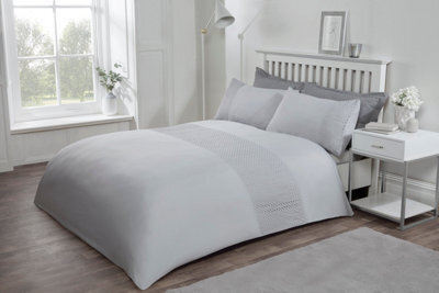 Smart Living Luxury Super Soft Stylish Lace Panel Duvet Cover With Pillowcases - image 1
