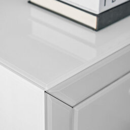 Furniturebox Uk Lexi White Mirrored Bedside Table Side Table Bedroom Cabinet Modern 3 Drawer Reflective Bedroom Furniture - thumbnail 4