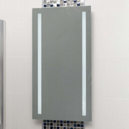 Plum&clay Jones Portrait Led Illuminated Bathroom Mirror With Demister (H)800mm (W)425mm - thumbnail 3