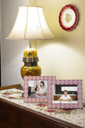 Penguin Home Handcrafted White & Pink Finish Photo Picture Frame - thumbnail 4