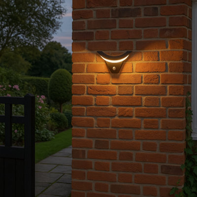 UKEW Led Garden Wall Light With Pir Motion Sensor, Ip54 Waterproof Curved Outdoor Security Flood Light 6000K - image 1