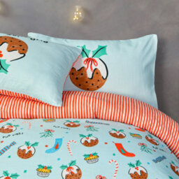 Smart Living Luxury Super Soft & Reversible Festive Christmas Puddings Duvet With Pillowcase - thumbnail 4