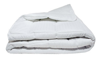 Indulgence Microfibre Single Bed 13.5 Tog Satin Stripe Duvet - image 1