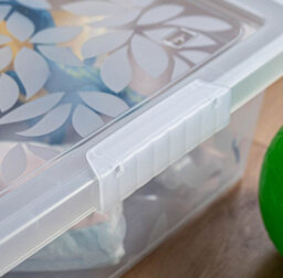B2C Underbed Storage Box Low Container With Secure Lid Clips 26L Plastic Organizer Clear - thumbnail 2