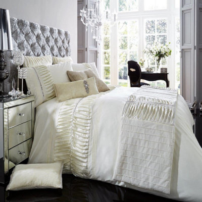 Smart Living Premium Polycotton Alina Duvet Cover With Pillowcases