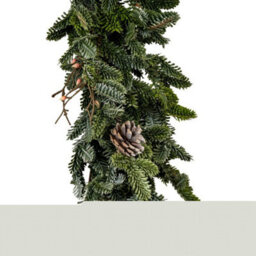 Hill Interiors Woodland Pine Garland With Pinecones - Plastic - L30 X W30 X H180 Cm - Green - thumbnail 2