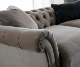 Furniturebox Olivia Grey 3-Seater Modern Chesterfield Sofa Hand Made In Anti-Crease Velvet - thumbnail 3