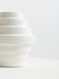 Orsina Modern Design White Small Vase, Lightweight Flower Ceramic Vase, Versatile And Stylish Vase For Flowers - thumbnail 4