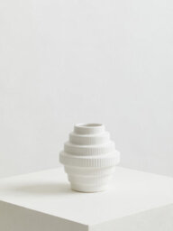Orsina Modern Design White Small Vase, Lightweight Flower Ceramic Vase, Versatile And Stylish Vase For Flowers - thumbnail 3