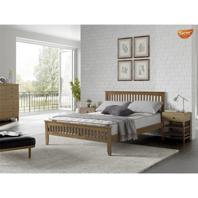 "Worcester 4Ft 6"" Double Aldershot Oak Shaker Style Wood Bed Frame - (146Cm)"