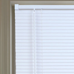 Lister Cartwright 25mm Pvc Venetian Blinds Windows Easy Fit Child Safety Included (White Textured, 145 Cm Width X 160 Cm Drop) - thumbnail 3