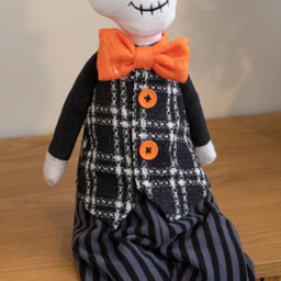 Samuel Alexander 60Cm Mr Bones Seated Halloween Decoration With Dangly Legs - thumbnail 5