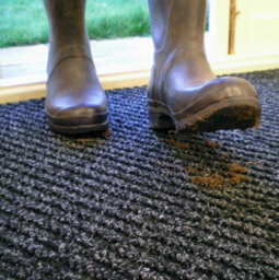 Super Magnum & Magnus Entrance Matting By Remland (Ribbed Anthracite, 2M X 2M) - thumbnail 3