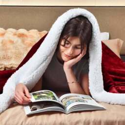 Ameha Sherpa Fleece Throw Blanket Burgundy Soft, Thick & Fluffy Comfort For Sofa, Bed Or Travel, King Size 200X240Cm - thumbnail 5