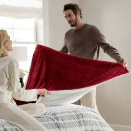 Ameha Sherpa Fleece Throw Blanket Burgundy Soft, Thick & Fluffy Comfort For Sofa, Bed Or Travel, King Size 200X240Cm - thumbnail 7