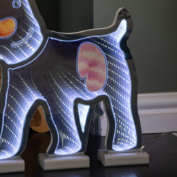 Samuel Alexander 40Cm Infinity Light Up Snowdog Christmas Decoration With White Leds On Wooden Base - thumbnail 6