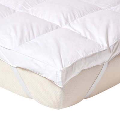 Homescapes Goose Feather Mattress Topper Double Bed, 7Cm Thick, Breathable, 100% Cotton Cover, Hypoallergenic, Elasticated Straps - image 1