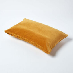 Homescapes Mustard Velvet Rectangular Cushion Cover, 30 X 50 Cm - thumbnail 3