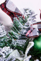 Christmas Tree World 180Cm Flocked Decorated Mixed Pine Garland With Tartan Bows - thumbnail 6