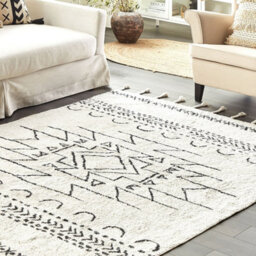 Beliani Off White Black Cotton Rug 140 X 200 Cm - Hand-Tufted Geometric Design With Tassels - thumbnail 2