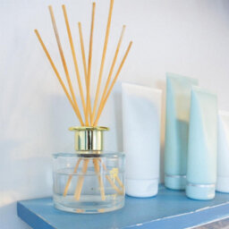 Nicola Spring Lemongrass Scented Candle & Diffuser Set - 130G Natural Soy Wax Candle & Home Air Freshener Set - thumbnail 9