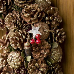GreenBrokers Premium Quality Christmas Hanging Wreath 48Cm - Festive Pine Cone Display With Gold Frosting - thumbnail 5