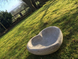 Heart Shaped Floor Level Large Birdbath / Planter - thumbnail 3
