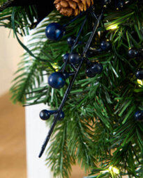 WeRChristmas 60 Cm Pre-Lit Navy Christmas Garland Swag, 30 Warm White Leds - thumbnail 6