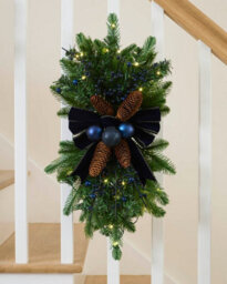 WeRChristmas 60 Cm Pre-Lit Navy Christmas Garland Swag, 30 Warm White Leds - thumbnail 2