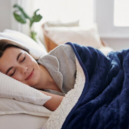 Cosi Home Fleece & Sherpa Electric Heated Throw - Navy - thumbnail 2