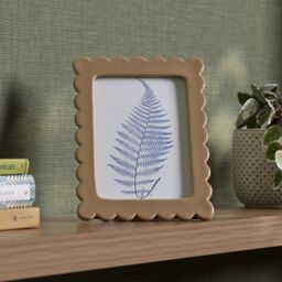 Candlelight Gloss Taupe Scalloped Single Photo Frame (H)21Cm X (W)16Cm - thumbnail 5