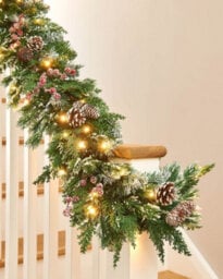 Werchristmas Pre-Lit Snow-Flocked Mixed-Tip Artificial Christmas Garland 9 Ft With Pinecones And Berries, 80 Warm White Leds - thumbnail 4