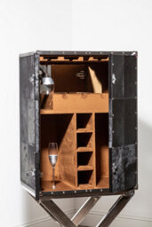 Orsina Ample Storage Cross Base Drinks Cabinet, Timeless Design Drinks Storage Cabinet, Luxurious Wooden Cabinet - thumbnail 3