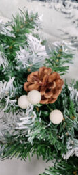 Premier Decorations Limited 4 X Artificial Christmas Garland Snow Tipped White Berry And Pine Cone Green Garland 2.7M - thumbnail 6