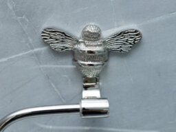 Brass Bee Toilet Roll Holder Brass - thumbnail 3