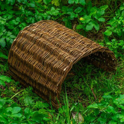 Woodside Rabbit/guinea Pig Wicker Bridge, Wooden Pet Shelter For Small Animals - thumbnail 4
