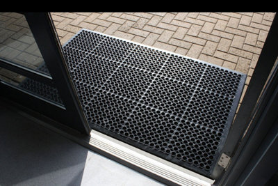 Blue Diamond Rubber External Entrance Sentry Door Mat 80Cm X 120Cm Black - image 1