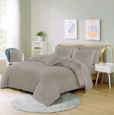 Homes & Linen Easy Care Poly-Cotton Plain Dyed Duvet Cover Set