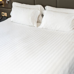 Neel Blue 300Tc White Fitted Sheet Satin Stripe, Single Size, 90Cmx190Cmx30Cm - thumbnail 5