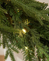 WeRChristmas Pre Lit Natural Fir Christmas Garland 12Ft With 100 Warm White Leds And Memory Controller - thumbnail 6