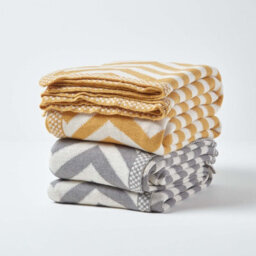 Homescapes Mustard Chevron Cotton Knitted Throw, 150 X 200 Cm - thumbnail 7