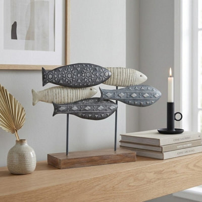 Garden Greatness Seaside Fish Iron Pegs Table Decoration - image 1