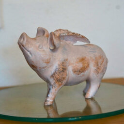 Burgess Flying Pig Resin Statue Farmyard Piglet Home Outdoor Ornament Decoration Piggy - thumbnail 2